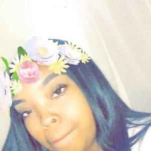 Meet your Posher, Alyssa